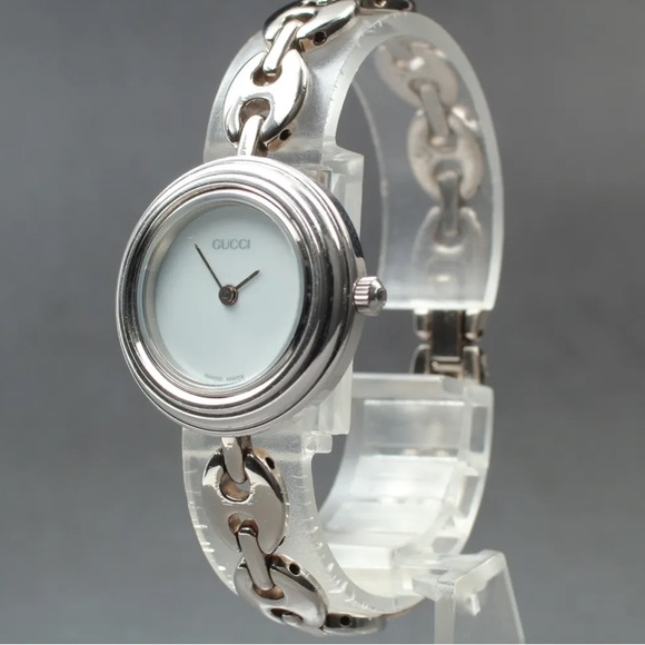 - GUCCI Italian Vintage Luxury Watch in Excellent Condition